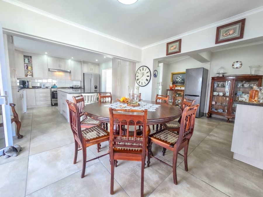 4 Bedroom Property for Sale in Jongensfontein Western Cape